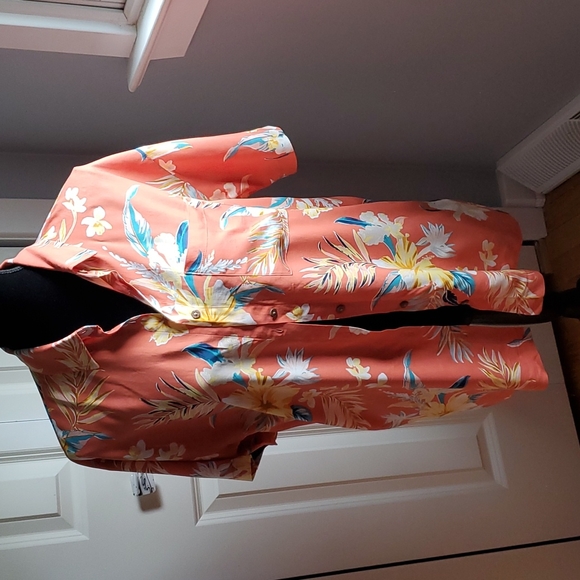Forever 21 tropical print Hawaiian shirt.  Small. - Picture 1 of 5